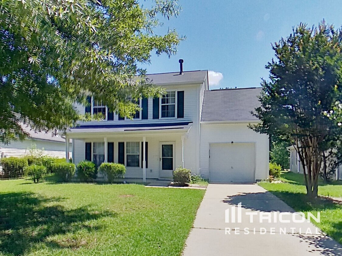 Primary Photo - 220 E Lake Trail