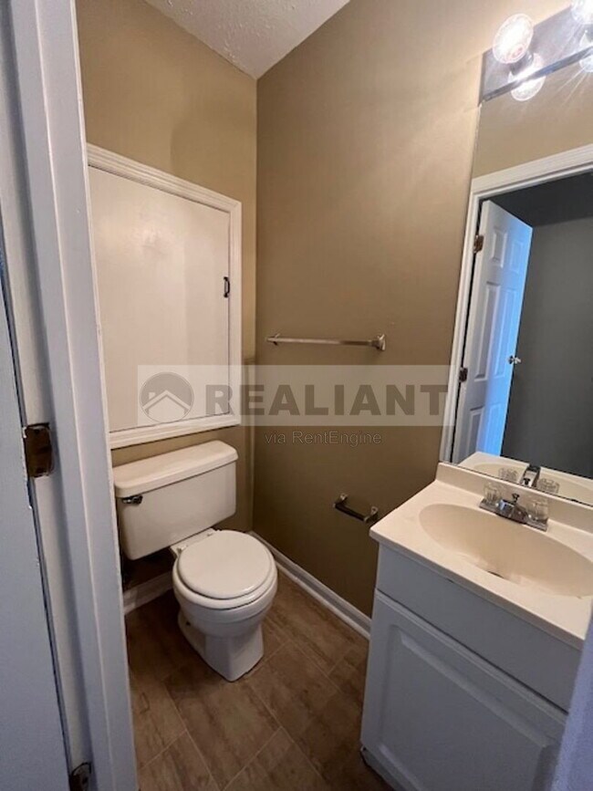Foto del edificio - 1646 Foxhaven Dr