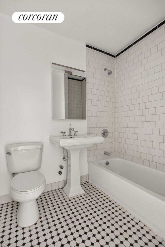 Building Photo - 47-14 11th St