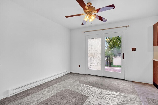 Building Photo - Charming 3 Bedroom, 1.5 Bath Townhome in Elizabethtown!