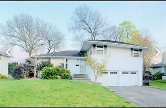 Building Photo - 50 Briar Ln