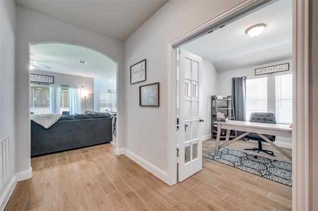Foto del edificio - 3828 PEARLWOOD Rd