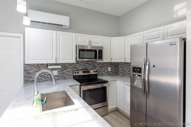Foto del edificio - 13428 87th St N