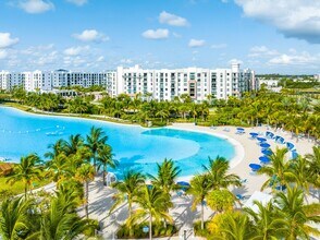 Building Photo - SoLe Mia Rentals