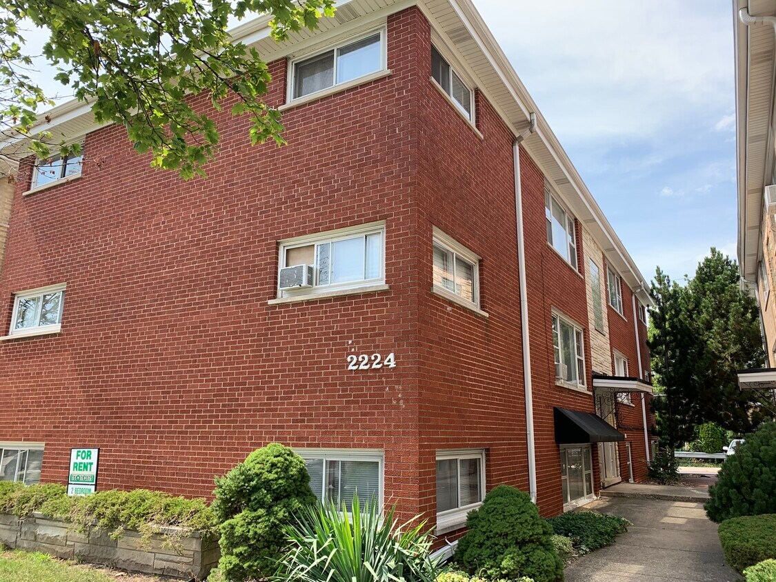 Building Photo - 2225 S 17th Ave