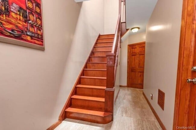 Foto del edificio - 61-46 56th St