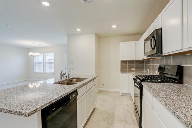 Building Photo - 28410 Bobcat Bayou Dr