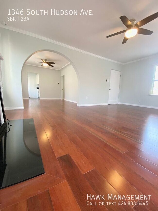 Foto del edificio - Spacious 3 bedroom 2 bath Unit (duplex)for...
