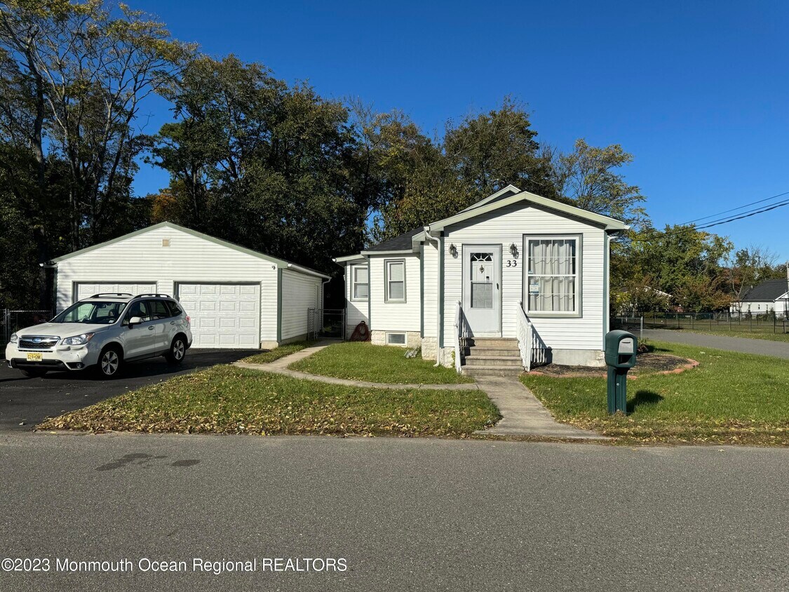 33 3rd Ave, Toms River, NJ 08757 House Rental in Toms River, NJ