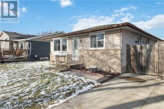Building Photo - 95 Kinburn Crescent