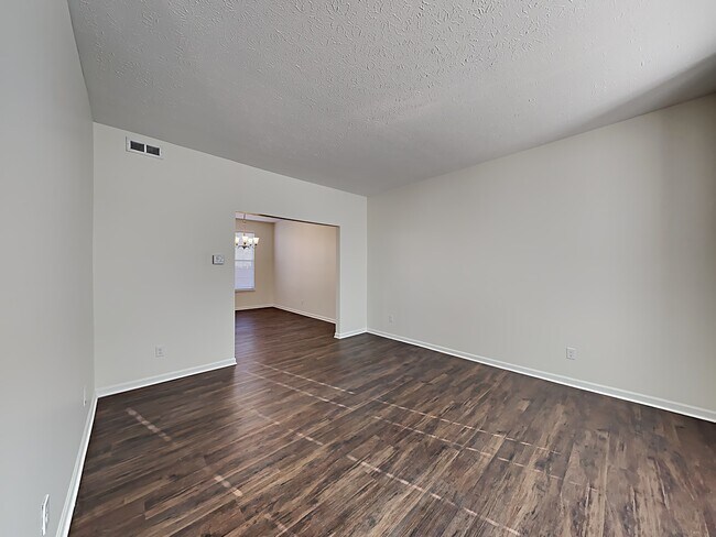Building Photo - 3352 Suffolk Court
