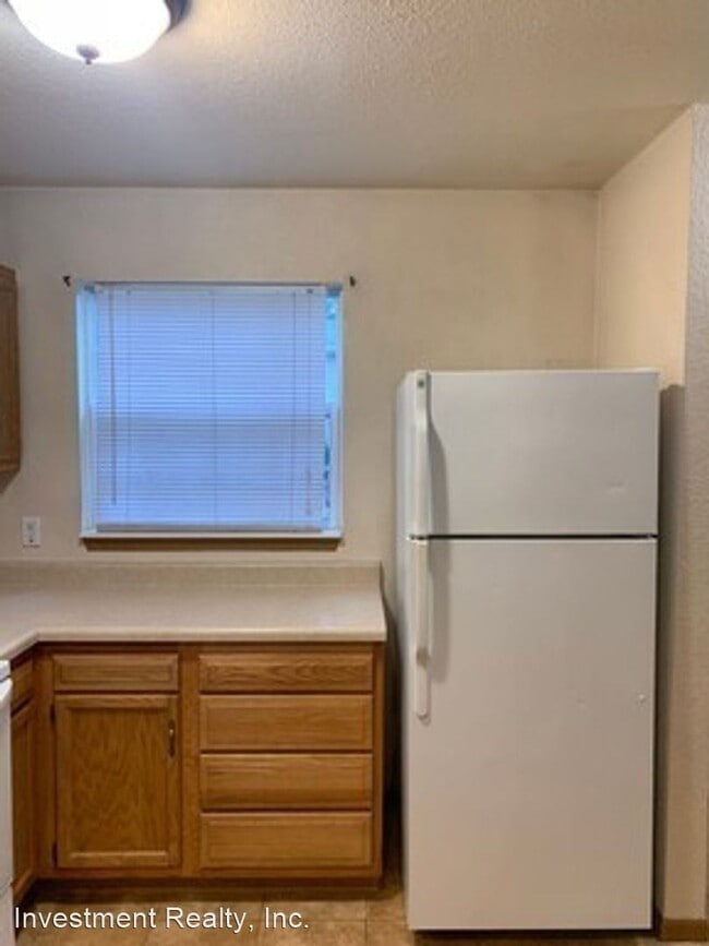 Building Photo - 710-720 Hillside Dr
