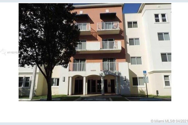 Photo - 11050 SW 196th St Townhome