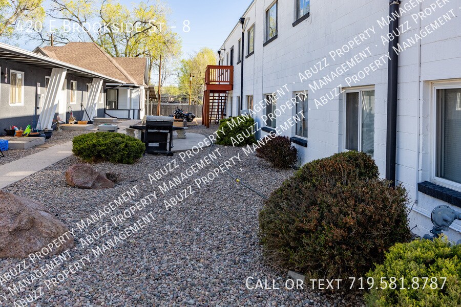 Foto principal - 420 E Brookside