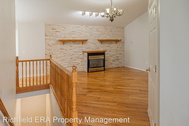 Building Photo - 3 br, 2 bath House - 210 North 300 East