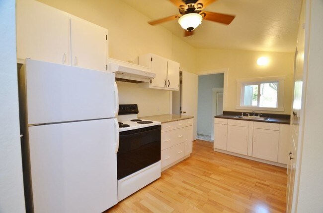 Building Photo - Charming San Geronimo Cottage