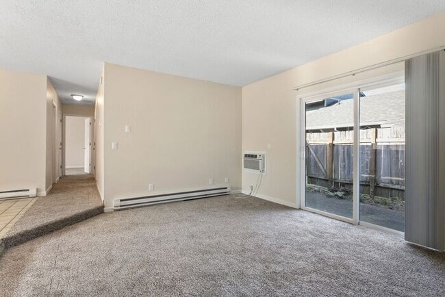 Spacious 2 Bed 1 Bath In Quiet Community - Spacious 2 Bed 1 Bath In Quiet Community House