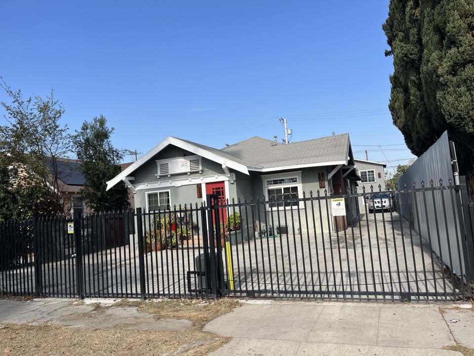 Primary Photo - 1367 W 37th St