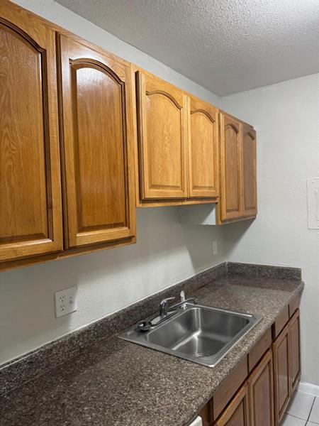 Primary Photo - 2404 NW 39th Wy