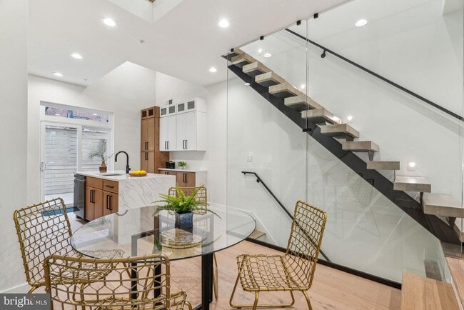 Foto del edificio - 1106 N Bodine St