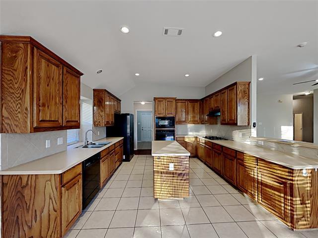 Building Photo - 5813 Ozark Dr