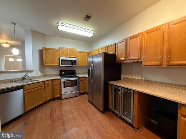 Foto del edificio - 1426 Nutwood Ct