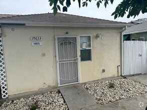 Building Photo - 19633 Vanowen St