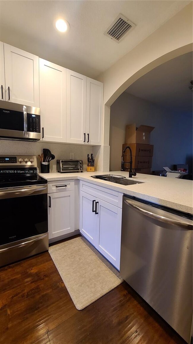 Foto del edificio - 5791 NW 116th Ave