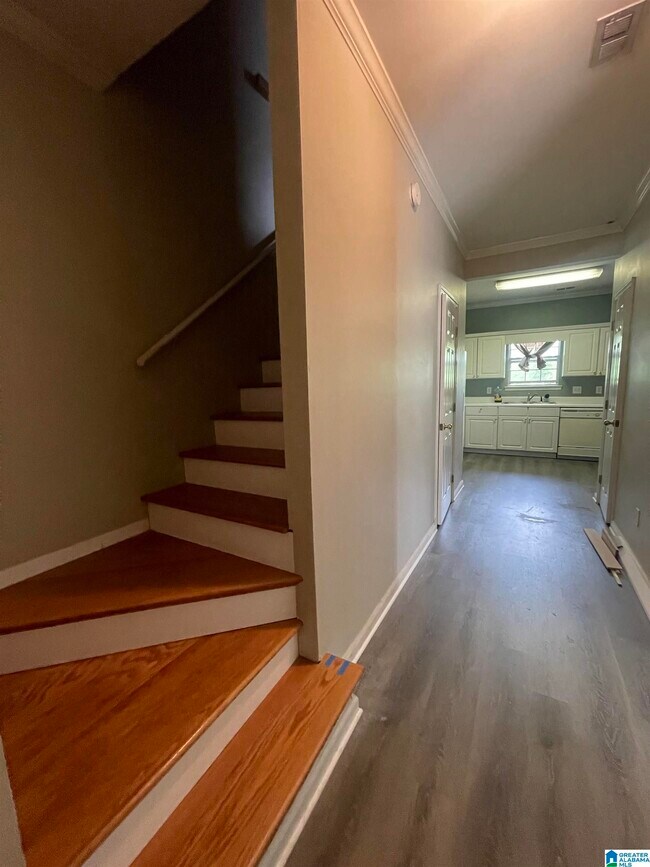 Building Photo - 121 Sommersby Cir