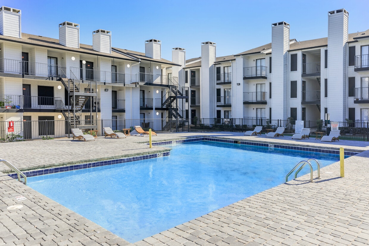 Tides on McCallum South Apartments in Dallas, TX