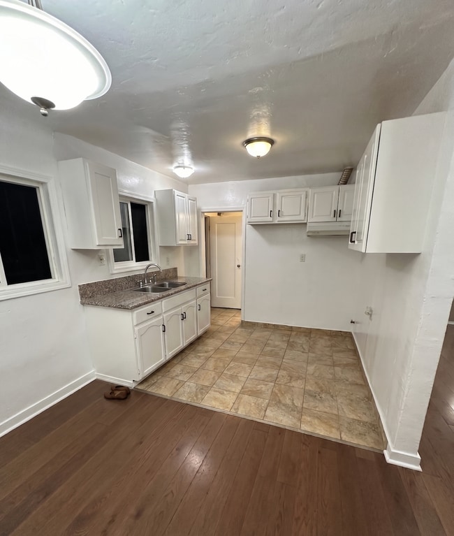 Kitchen - 3521 3/4 10th Ave