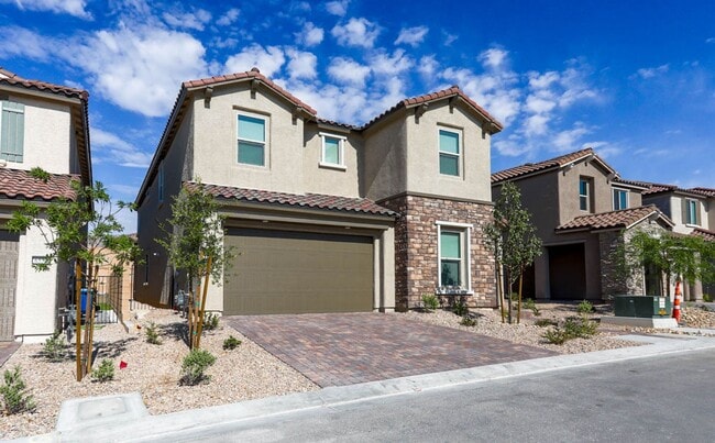 Building Photo - Northwest 5 Bedroom, 4.5 Bath Home With Be...