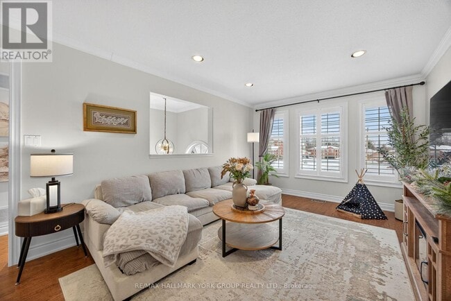 Building Photo - 25 Forest Dale Dr