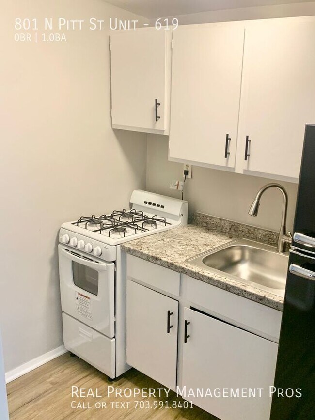 Building Photo - ALL UTILITES INCLUDED - RENOVATED EFFICIENCY!