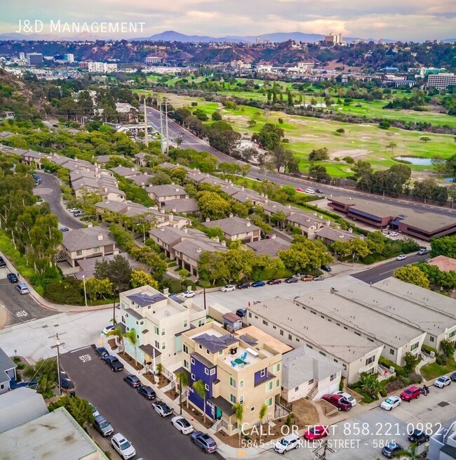 Foto del edificio - Gorgeous Townhome w/ Rooftop Decks and Oce...