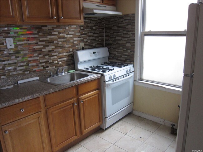 Foto del edificio - 211-65 Jamaica Ave