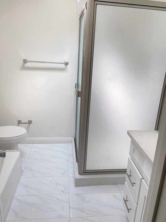 Foto del edificio - 14306 Riverside Dr
