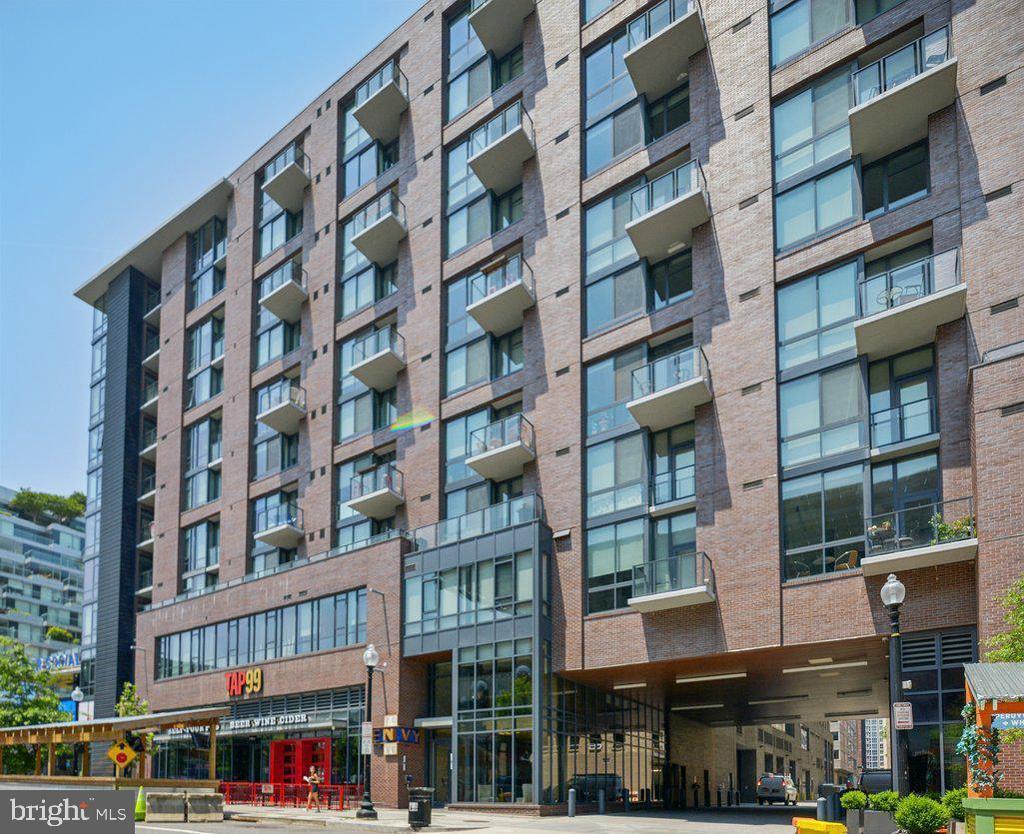 Primary Photo - 70 N St SE