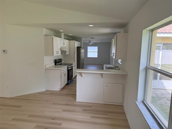 Building Photo - 6 Prince Manfred Pl