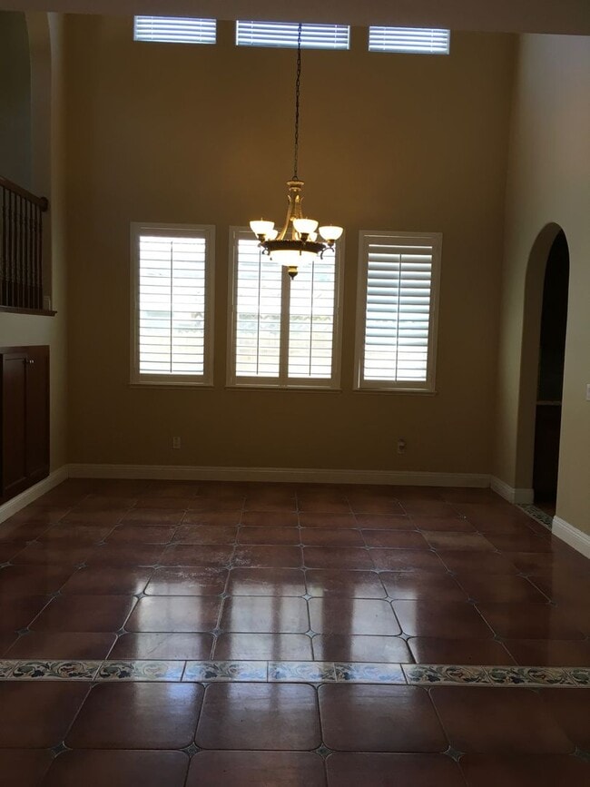 Foto del edificio - Spacious floor plans 4bedroom, 3 bath Near Franklin High