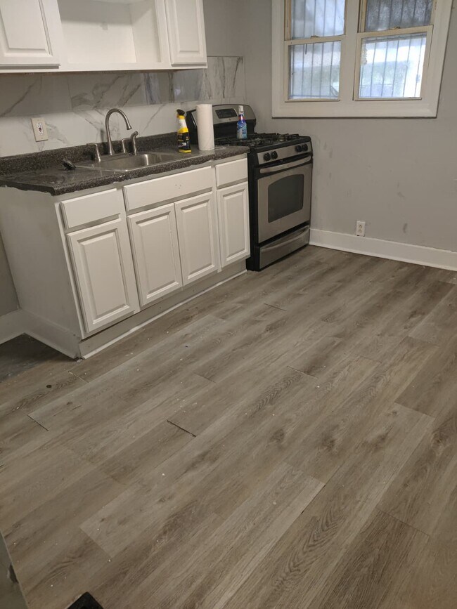 Foto del edificio - 2040 Fernon St