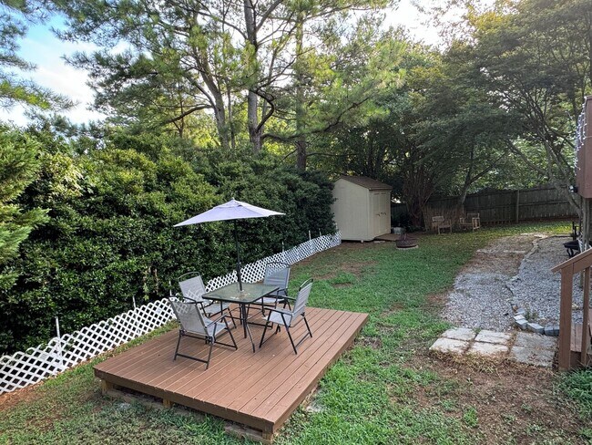 Building Photo - Charming 3 Bed Home Tucked Away near NCSU ...