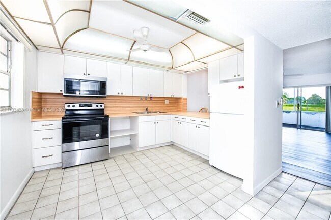 Foto del edificio - 5100 SW 90th Ave