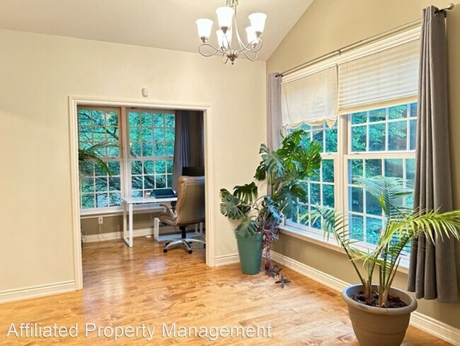 Building Photo - 4 br, 3 bath House - 4737 Forest Creek Dr.