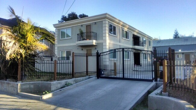 Building Photo - 969 53rd St