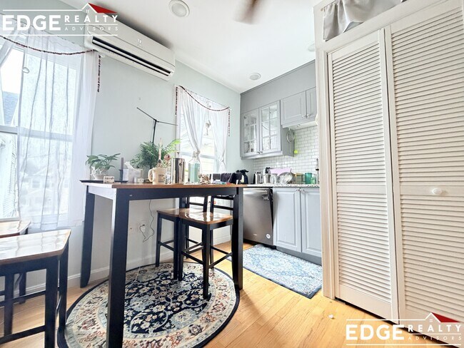 Foto del edificio - 5-7 Weitz St. Unit 2