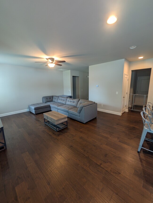 Foto del edificio - 3209 Grapevine Ct W