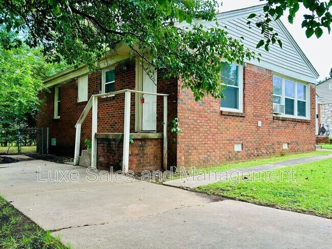 Photo - 554 E Indian Dr House