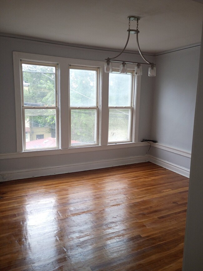 Foto del edificio - 611 E 76th St