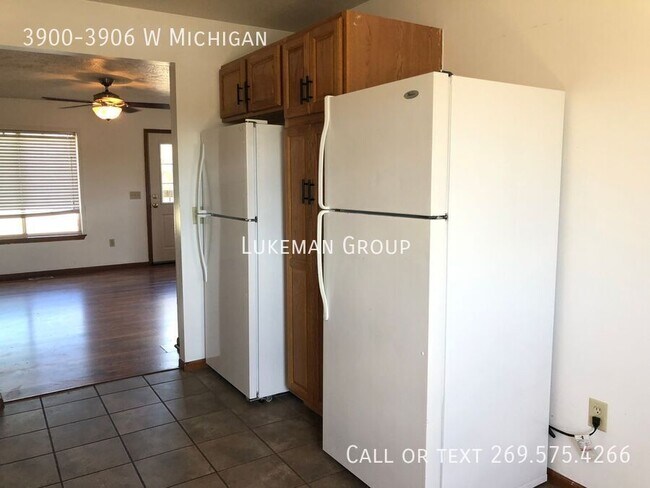 Foto del edificio - 3900-3906 W Michigan-